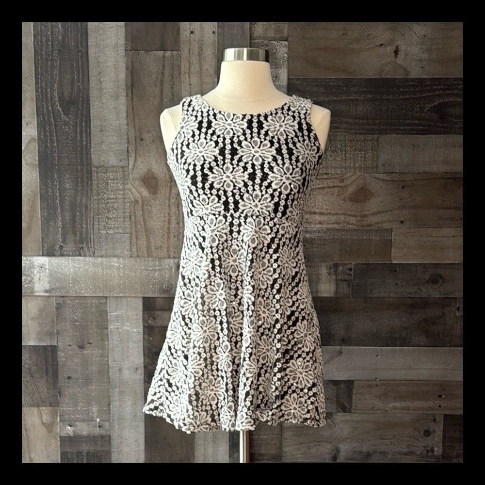 Speechless black and white dress girls size 12 floral lace sparkly sequins party